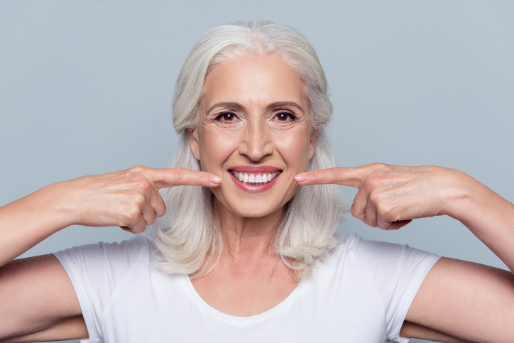 Cuidados después de una cirugía de implantes dentales Cuidados después de una cirugía de implantes dentales