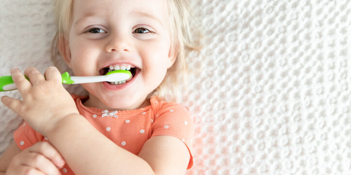 Dientes de leche: ¿cómo aliviar las molestias cuando erupcionan?